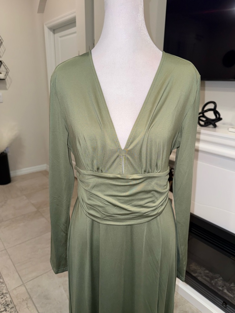 2 x 20$ NWT Olive Green Long Sleeve V-Neck Maxi Dress Size M - Picture 3 of 11